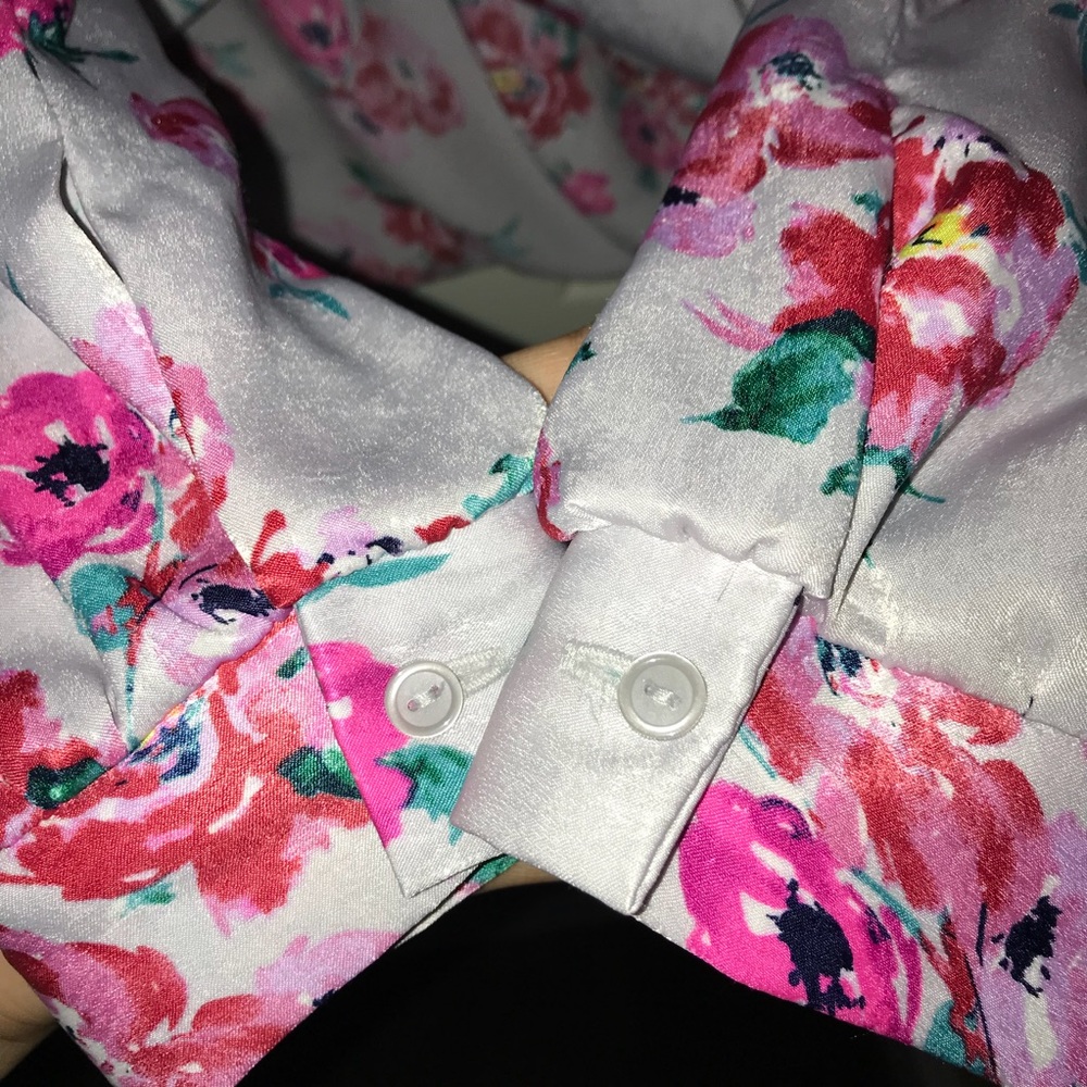 Floral Wrap Around Blouse - Picture 4 of 6